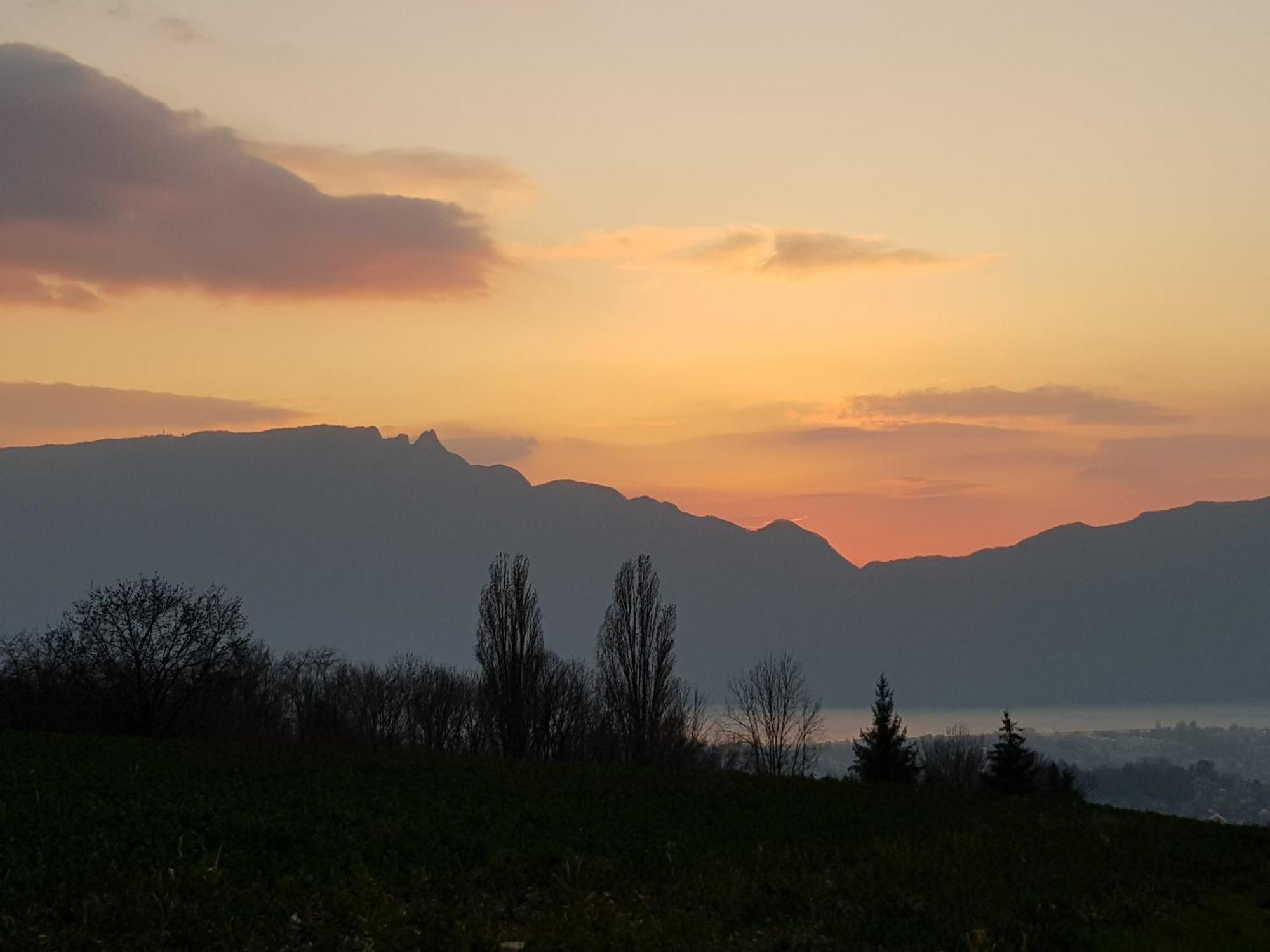 Appartement Independant Dans Maison Au Calme Pugny-Chatenod Kültér fotó